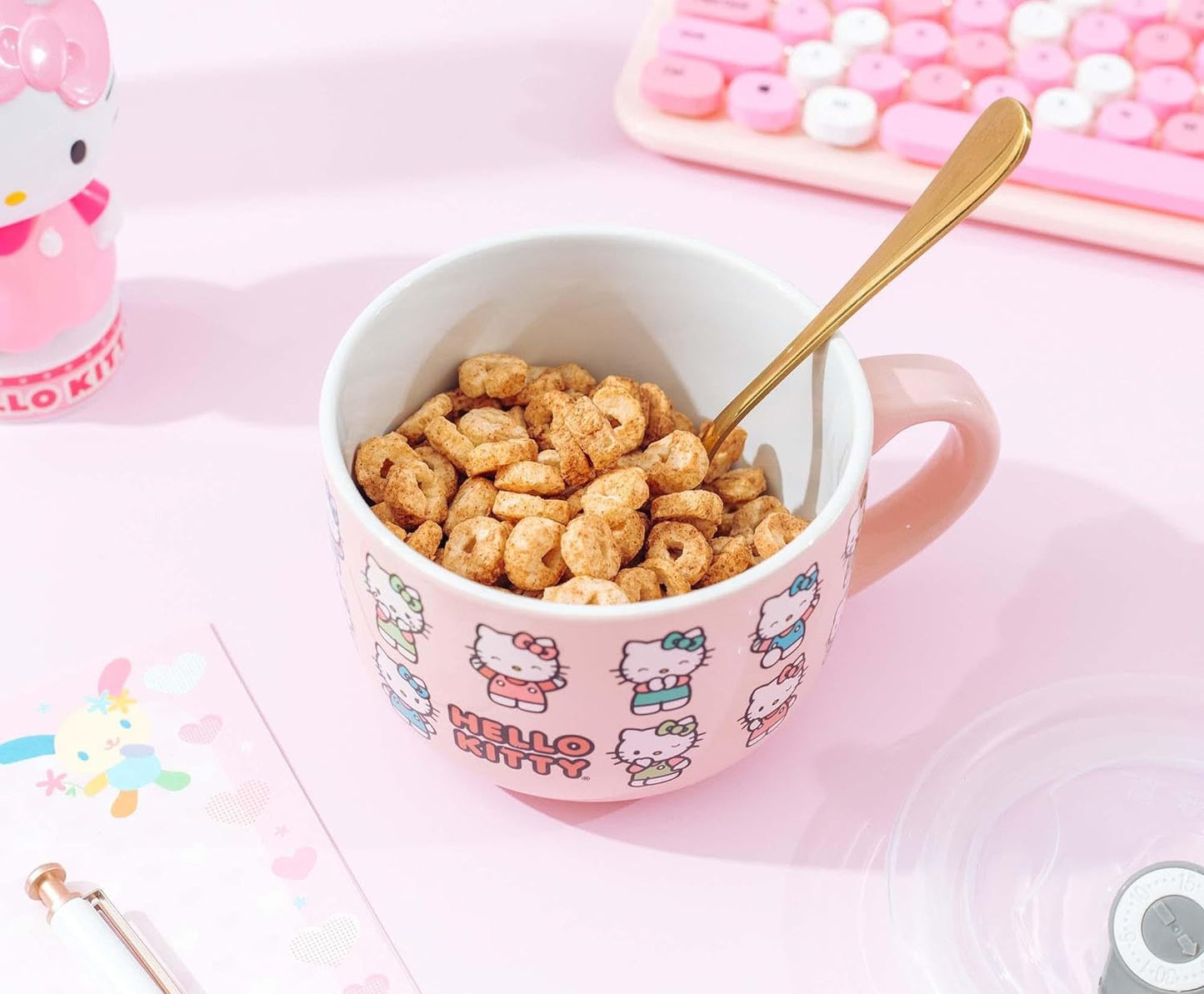 HELLO KITTY 24OZ CERAMIC SOUP MUG W/ VENTED PLASTIC LID