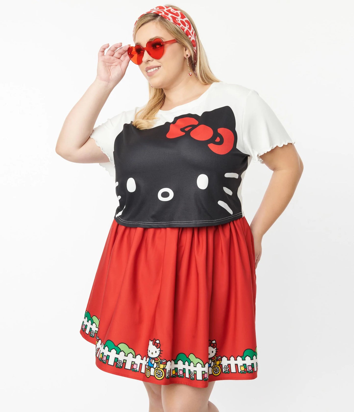 HELLO KITTY X SMAK PARLOUR PLUS SIZE BLACK & WHITE BOXY CROP TEE