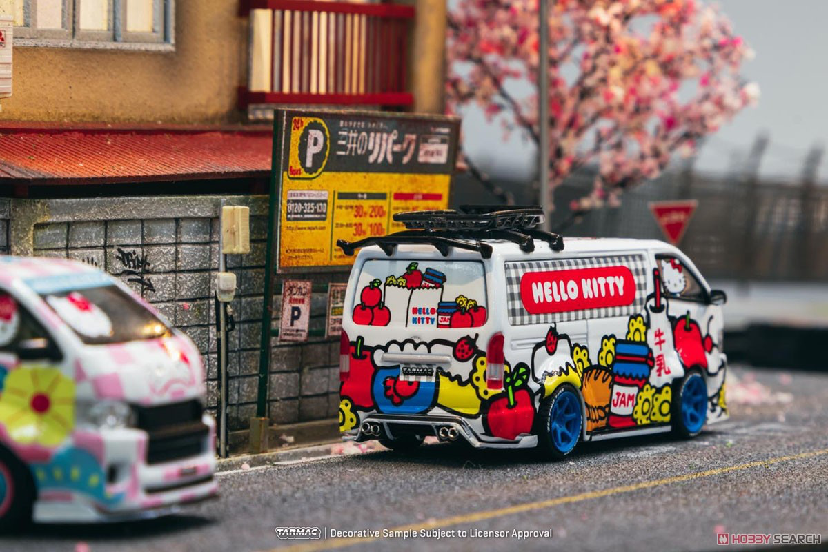 TARMAC WORKS 1/64 TOYOTA HIACE WIDEBODY TARMAC WORKS X HELLO KITTY CAPSULE DELIVERY VAN WITH OIL CAN
